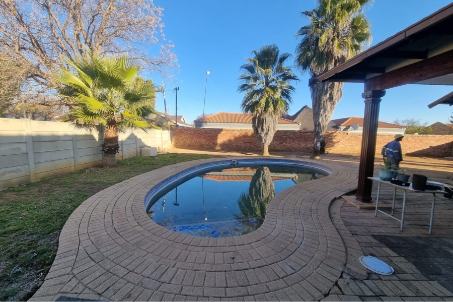 3 Bedroom Property for Sale in La Hoff North West